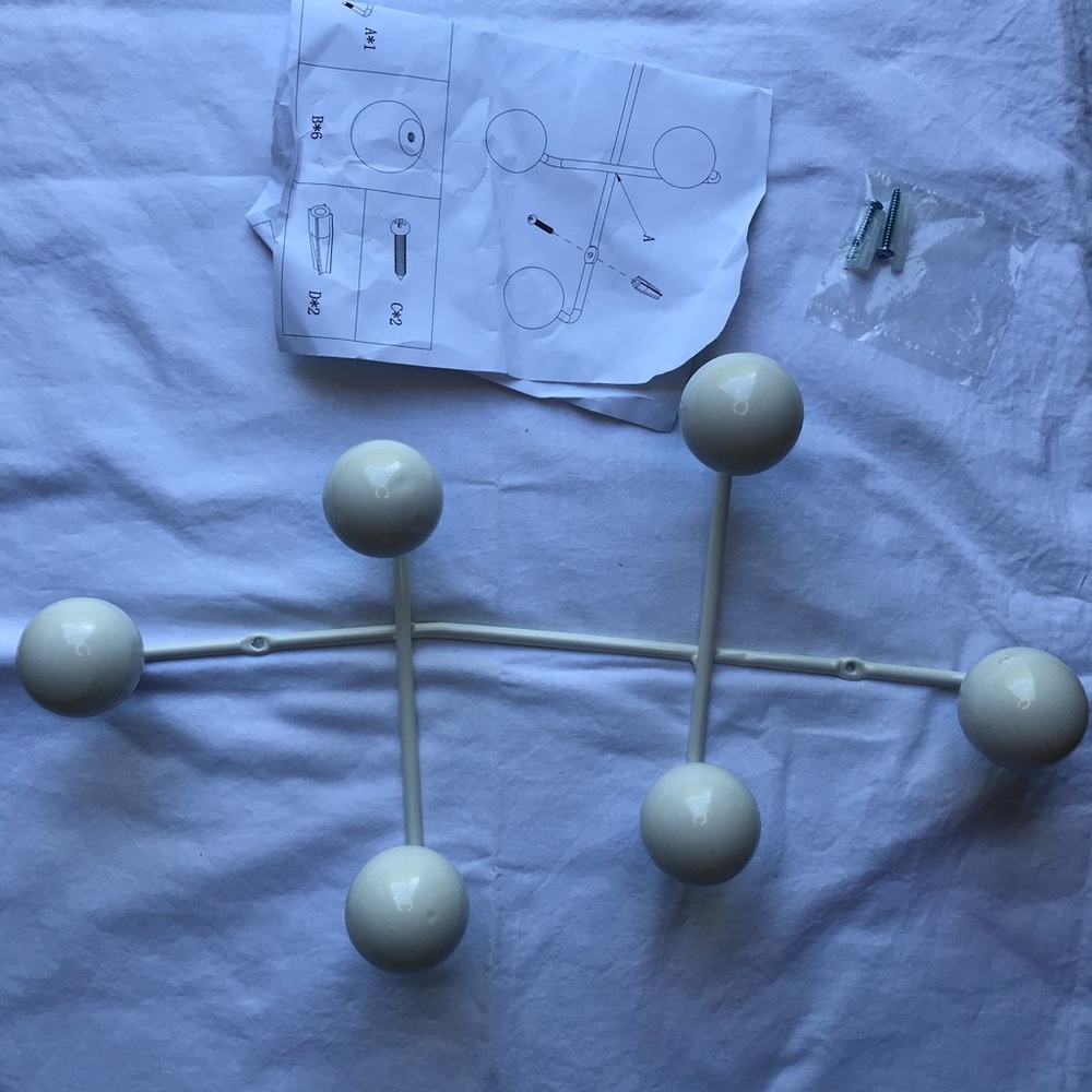 White wallrack - Picture 2 of 2